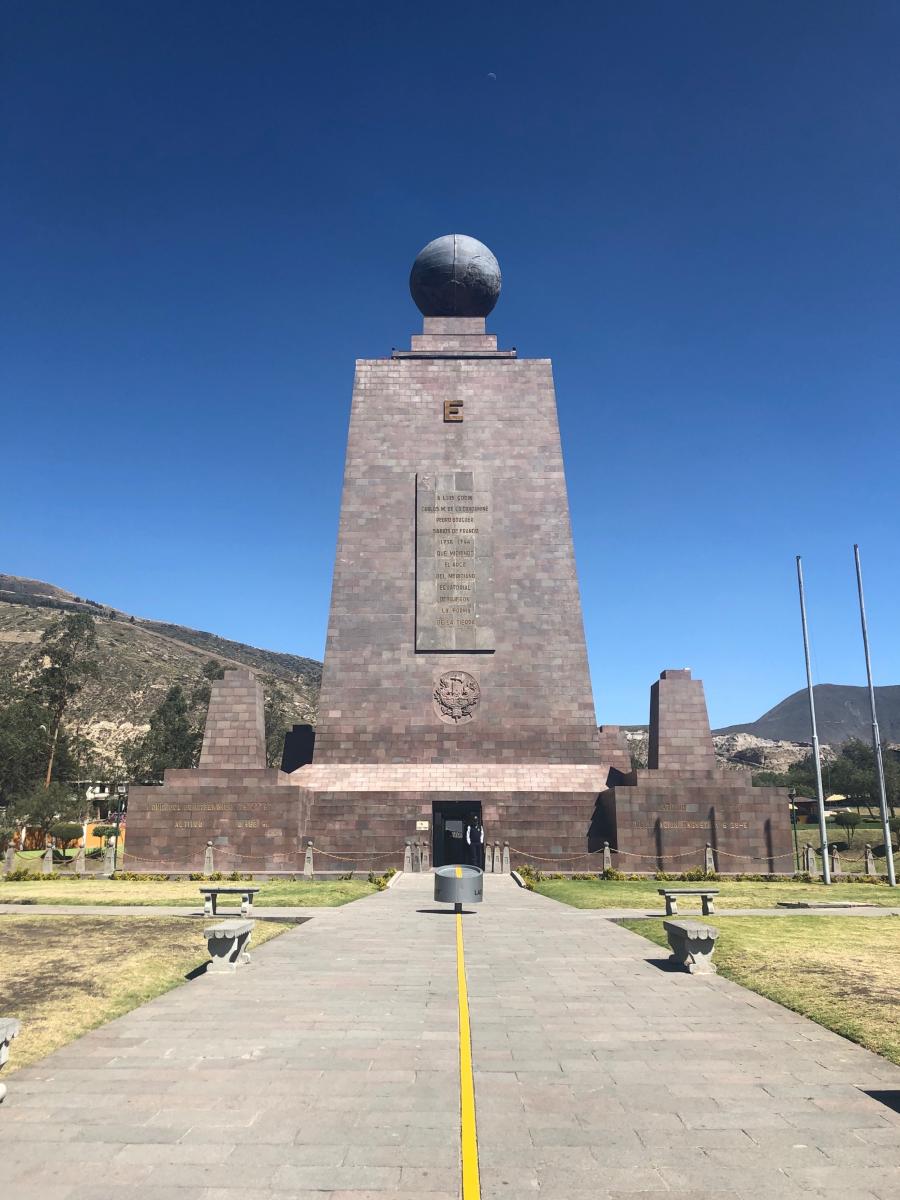 Monument at el Mitad del Mundo