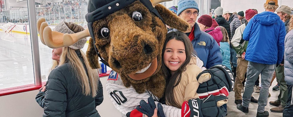 Work & travel participant at a hockey game
