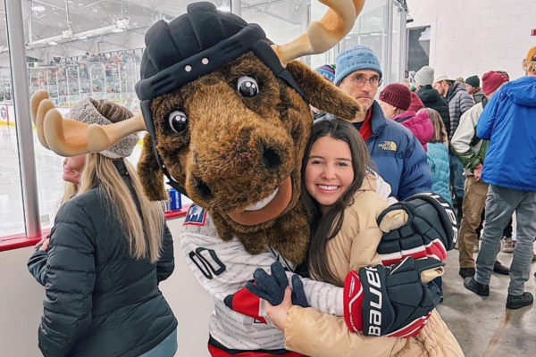 Work & travel participant at a hockey game