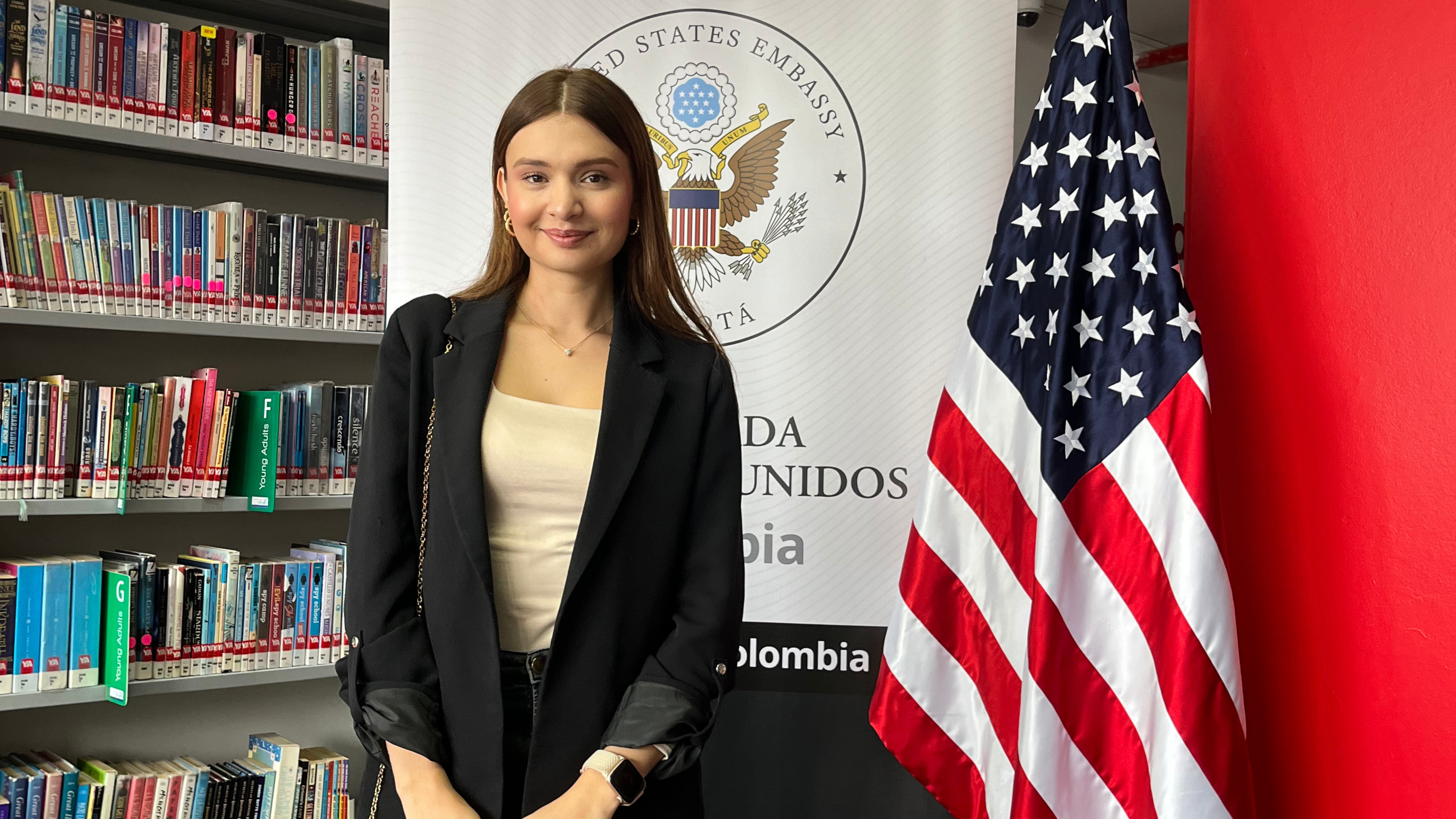 Work and Travel Alumna Meets with US Department of State