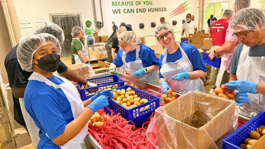 Volunteer Event at the Greater Chicago Food Depository